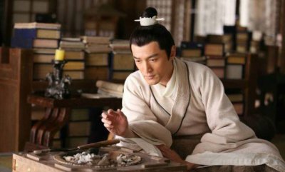 ​继《琅琊榜》后，“神一样”的一家三口新剧来袭，网友：等不及了