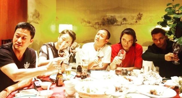 《攻守道》主创聚餐, 马云靠边站, 李连杰头型很亮眼!