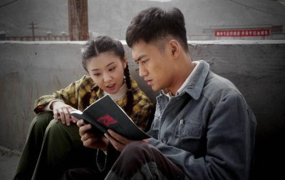 ​《平凡的世界》中孙少平和田晓霞的爱情是非常珍贵的……
