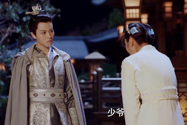 小女花不弃：花不弃与莫若菲有感情戏，男二可是“女儿身”