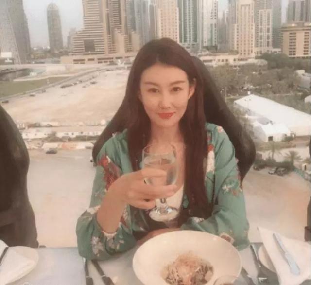 冯倩美国伯克利大学毕业，高颜值高智商这样的条件配王宝强挺合适