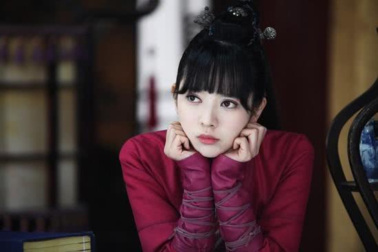 还记得《巴啦啦小魔仙》中的小蓝吗 原来她是赵本山的干女儿