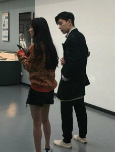 ​《密室大逃脱》之后，邓伦杨幂再合体录制新综艺，杨幂美腿很吸睛
