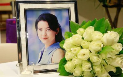 ​蓝洁瑛去世5个月，墓碑被烧至焦黑，网友：败类所为！