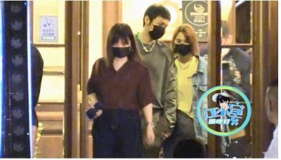 ​杨丞琳久违李荣浩牵手，甜蜜指数爆棚，成功击破婚变传闻