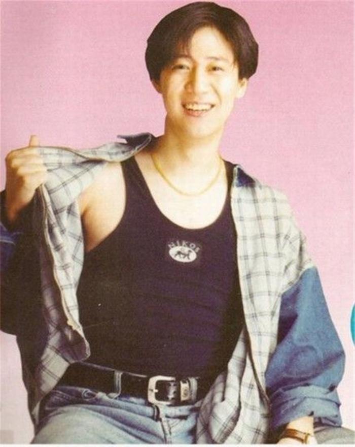 49岁解晓东结婚25年妻子依旧神秘，儿子牛牛20岁超帅