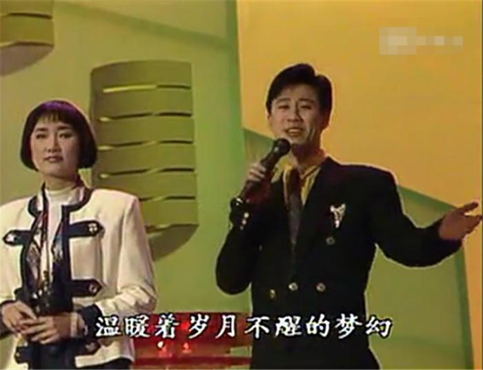 49岁解晓东结婚25年妻子依旧神秘，儿子牛牛20岁超帅