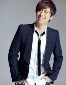 ​49岁解晓东结婚25年妻子依旧神秘，儿子牛牛20岁超帅