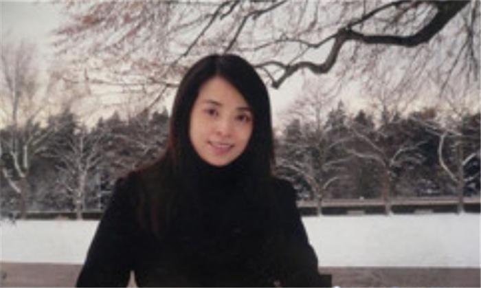 49岁解晓东结婚25年妻子依旧神秘，儿子牛牛20岁超帅