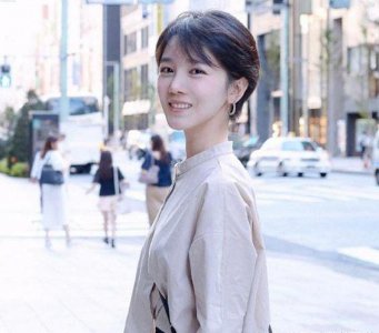 ​陈小坛自称上学时没人追? 看她18岁照片, 难怪会“整容”十几次!