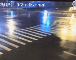 走路闯红灯被判3年，赔偿117万？！曝光烟台这些行人！