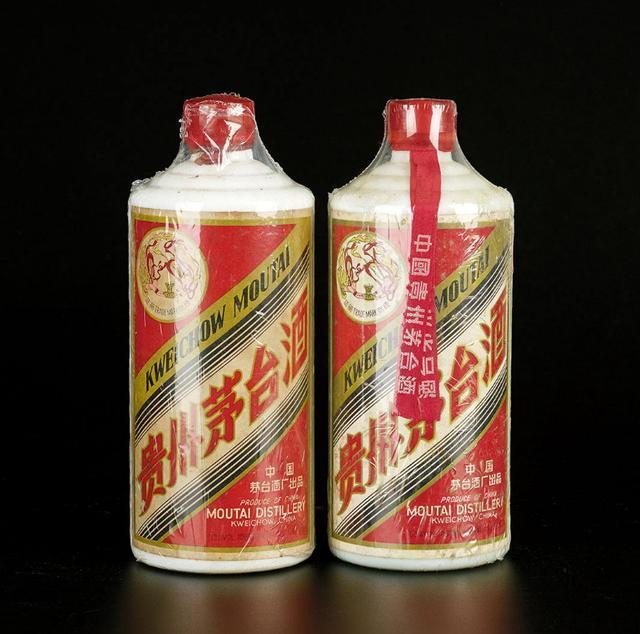 茅台酒瓶上的“红飘带”有啥作用？这些全知道的可以称为老酒鬼了