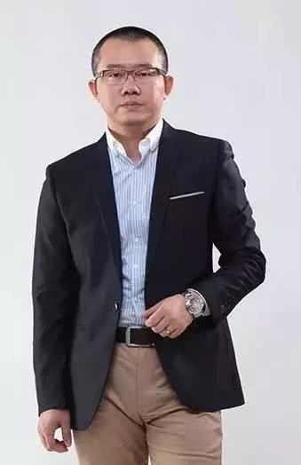 爱情导师涂磊生活照，曾在电视台门口被打，神秘妻子曝光