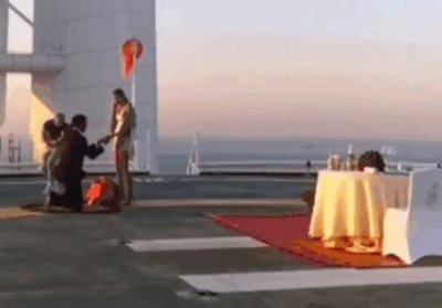 ​结束爱情长跑！鲁能功勋外援佩莱求婚成功，佩嫂晒求婚戒指