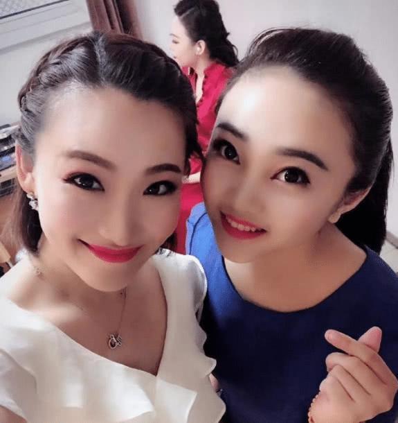 林妙可晒合照，意外带火了同学，网友：颜值可以进娱乐圈了