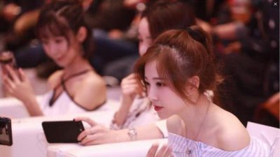 ​网红的学历真的很低？冯提莫杨清柠学历差距一目了然！