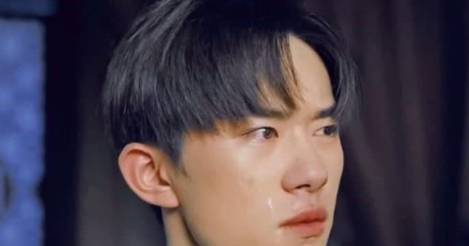 继少年的你后，易烊千玺新剧再演哭戏，不愧是“影帝提名”的水准
