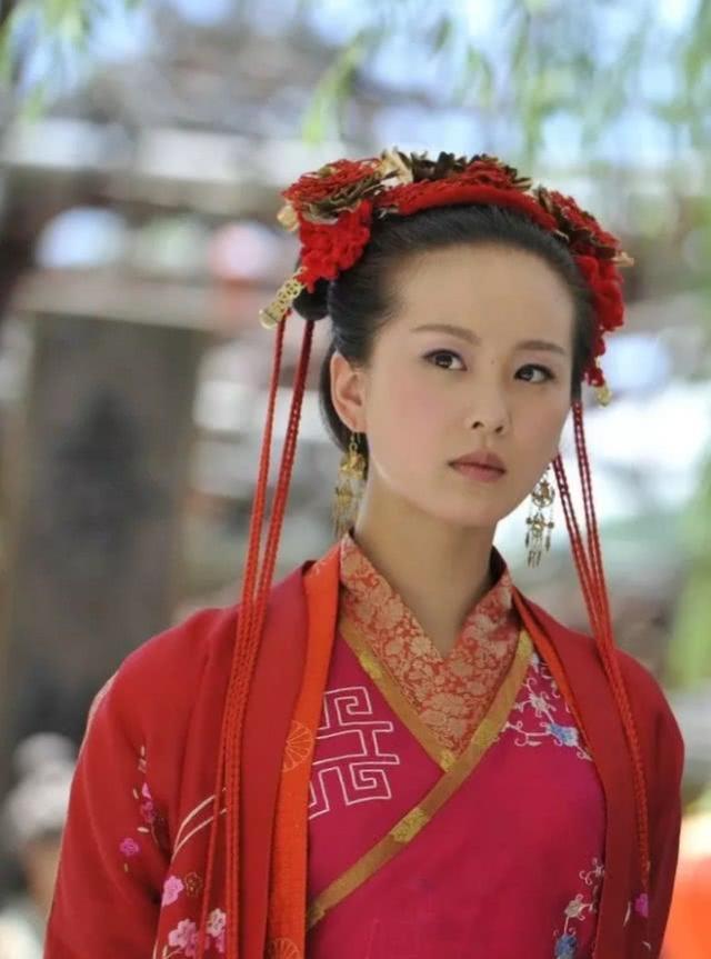 胡歌刘诗诗新剧来袭，兄妹变情侣，胡歌首演宫斗剧