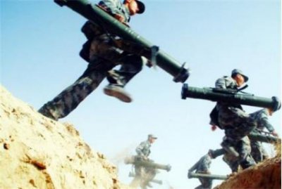 ​瞬间产生高温高压！中国步兵人手一只云爆弹，搭配高爆弹头效果好