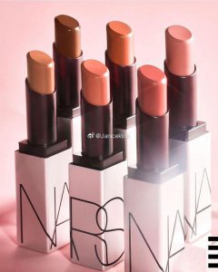 ​NARS推出新品哑光裸色系唇膏Soft Matte Tinted Lip Balm……