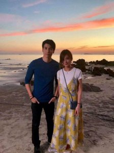 ​泰剧女星Vill公布和小奶狗男友Jes恋情，网友心疼Son等不到了