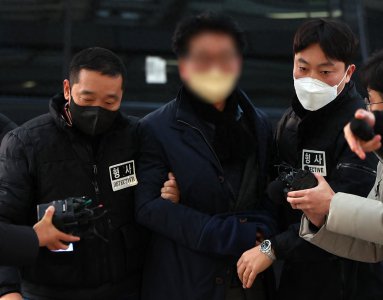 ​韩国政坛震撼：共同民主党党首遭袭，选举前夕政局剧变
