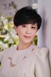 ​刘嘉玲爆料赌王千金何超莲结婚了！脱口「嫁给出名男演员」
