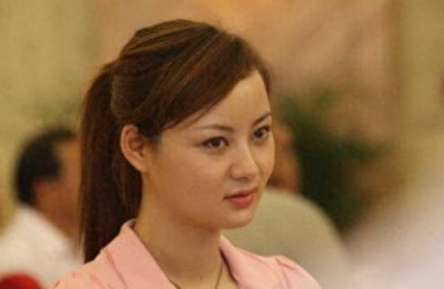 ​《乡村爱情》陈艳南，曾是本山传媒总裁助理，或已结婚生子