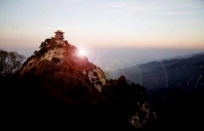 ​5000隐士扎堆终南山，有人为出名，有人逃避现实，净修者寥寥无几