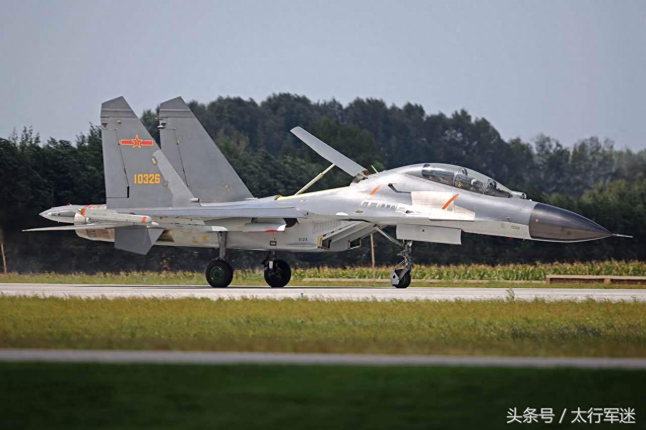 中国空军装备之歼11战斗机高清大图