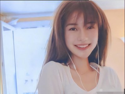 ​baby旧照曝光超唯美，眼神清澈笑容甜美，俏皮可爱似初恋