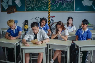 ​《再见18班》是一部让我哭得停不下来的电影