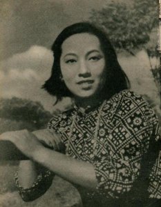 ​于蓝：19岁当后妈，为照顾继子两次打胎，丈夫离世独自守爱46年