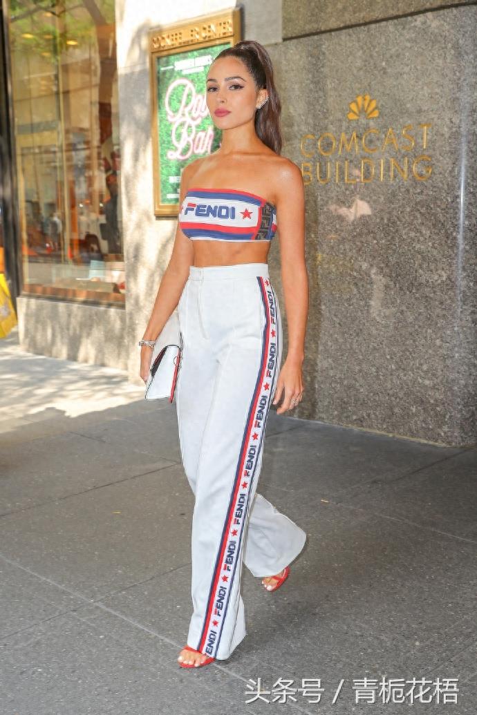 美国环球小姐Olivia Culpo 在纽约出街，这身材真的完美到无敌
