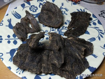 ​沉香真假手串优劣分辨之海南沉香手串