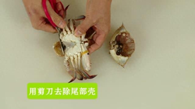 螃蟹应该怎么清理才好呢？教你几个小妙招，快速将螃蟹清理干净！