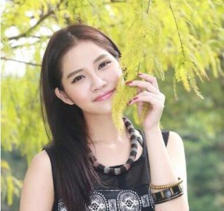 ​10款没刘海的发型，中分或偏分由你来定！