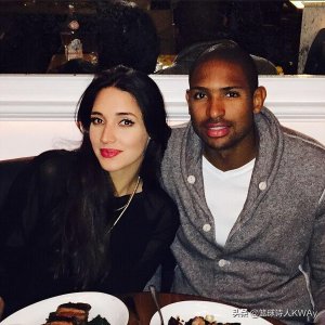 ​霍福德拥有“NBA第一美丽太太”羡煞旁人