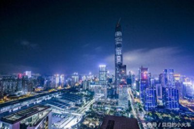 ​深圳市第一高楼，118层，高达600米的深圳平安大厦