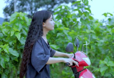 ​李子柒豪宅曝光，独自一人住千亩庄园，网友：世外桃源般的生活