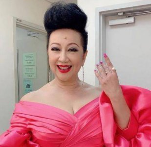 ​TVB老戏骨登陆内地舞台，面容红润状态大好，曾接受两次手术休养半年
