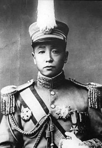 ​“东北王”张作霖老照片：头戴皮帽子，匪里匪气，江湖气息十足！