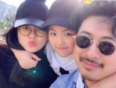 ​李湘与王岳伦离婚后首次同框，女儿王诗龄成调和者