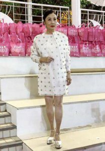 ​33岁出演少女遭质疑阻碍后辈发展，汪明荃霸气反击，网友赞其表现出色
