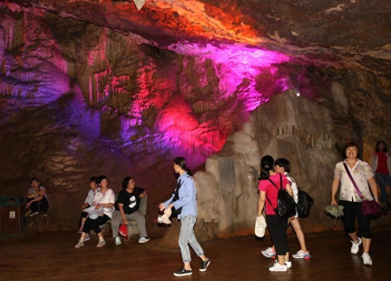清凉避暑好去处——秦岭深处柞水溶洞