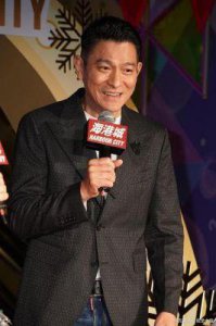 ​她与刘德华共度26年，42岁仍独身，见证他娶他人