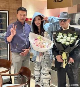 ​娱乐圈的“忘年交”：虞书欣与林大厨的搞笑友谊及其他明星友谊揭秘