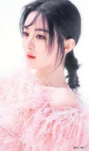 ​内娱85花变天！赵丽颖一飞冲天，杨幂离婚后为何一蹶不振？