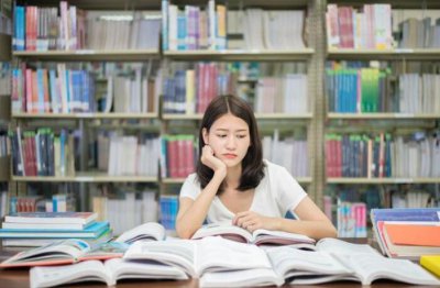 ​衡水字体再次走红，高考阅卷让老师眼前一亮，老师也不忍心扣分