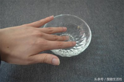 ​手指被扎了刺用针都挑不出来？水里加点它泡一泡，让刺自己跑出来